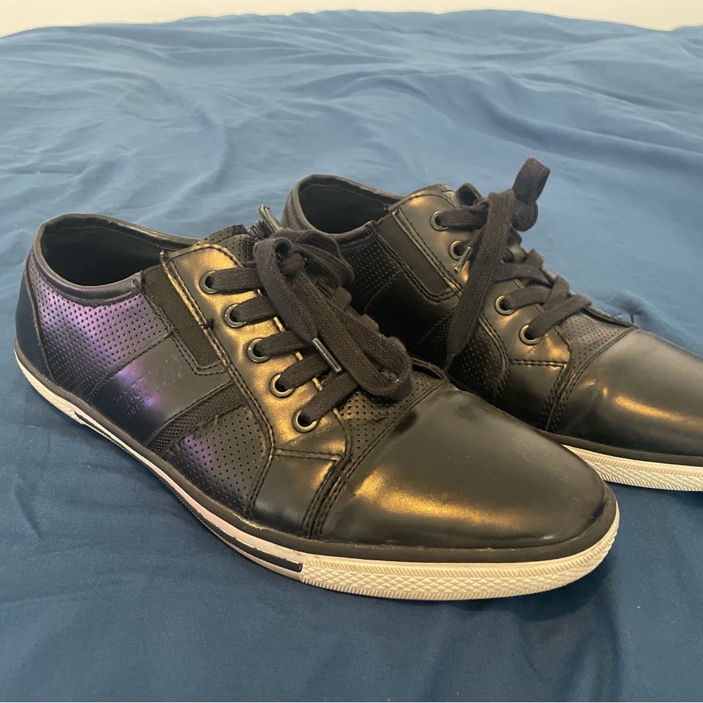 Kenneth Cole Black Sneakers